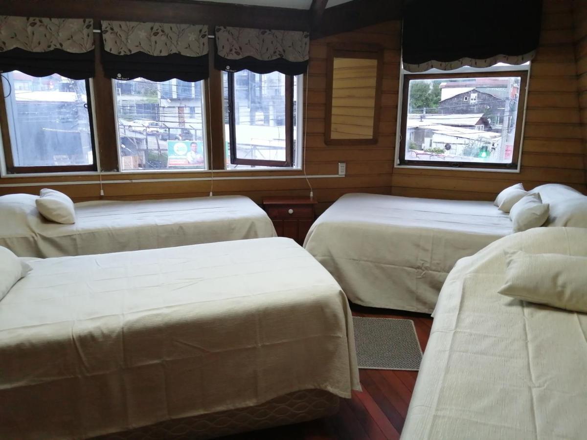 Hostal Copiapo Puerto Montt Rum bild