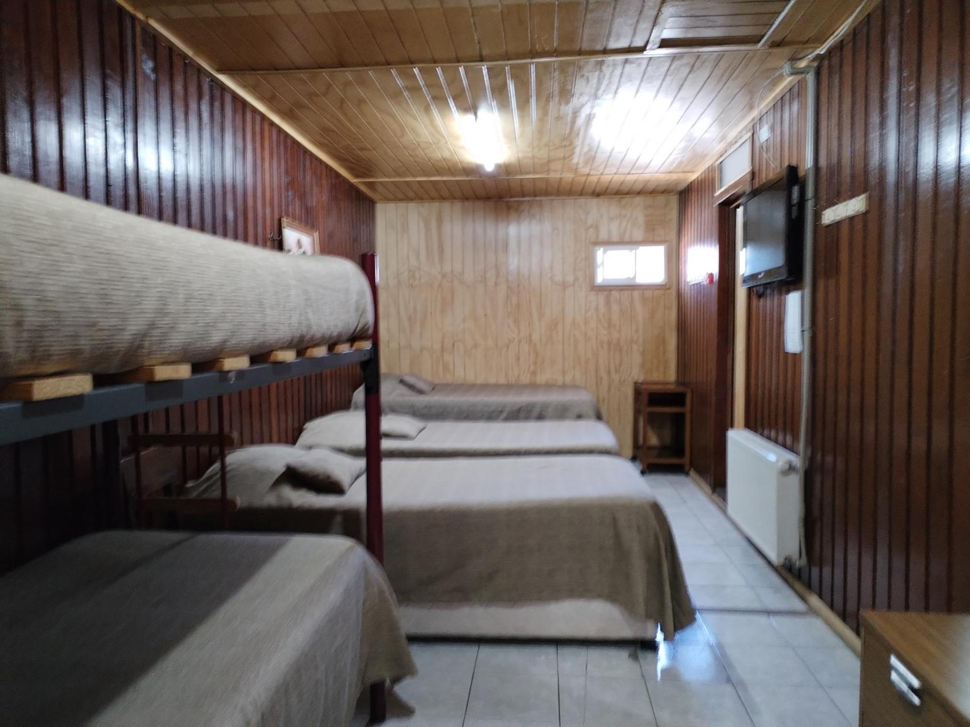 Hostal Copiapo Puerto Montt Rum bild