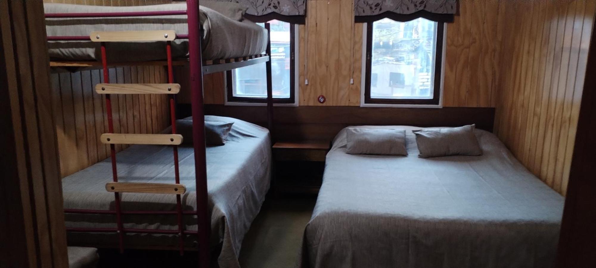 Hostal Copiapo Puerto Montt Rum bild